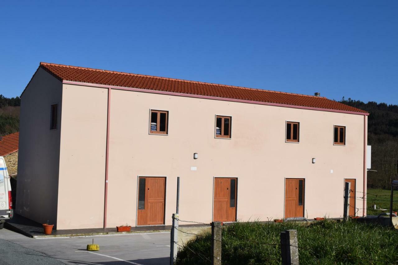 Pension Albergue Los Caminantes Ribadiso Exterior photo